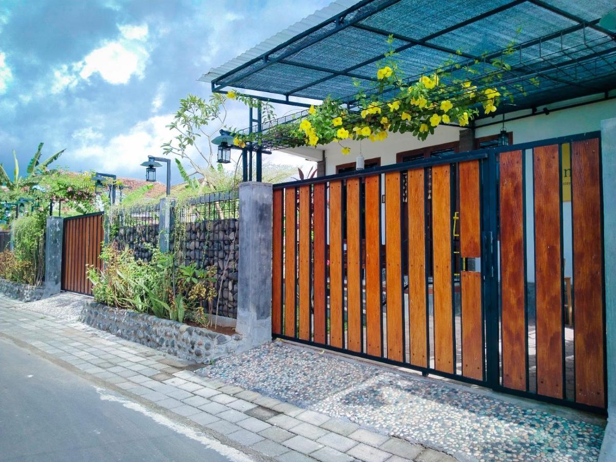 Inn House Homestay Dadapan المظهر الخارجي الصورة