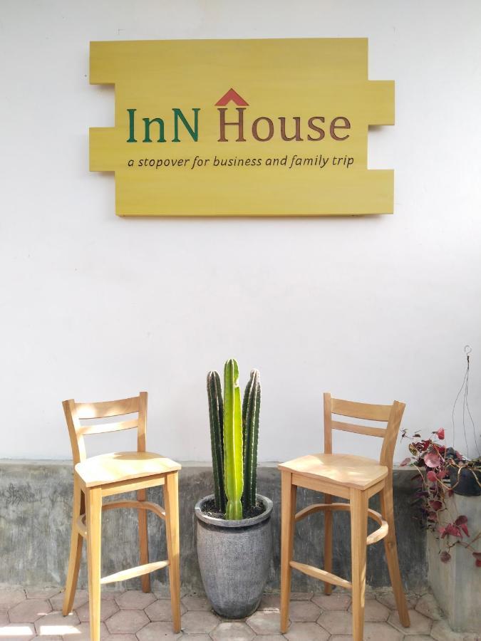 Inn House Homestay Dadapan المظهر الخارجي الصورة