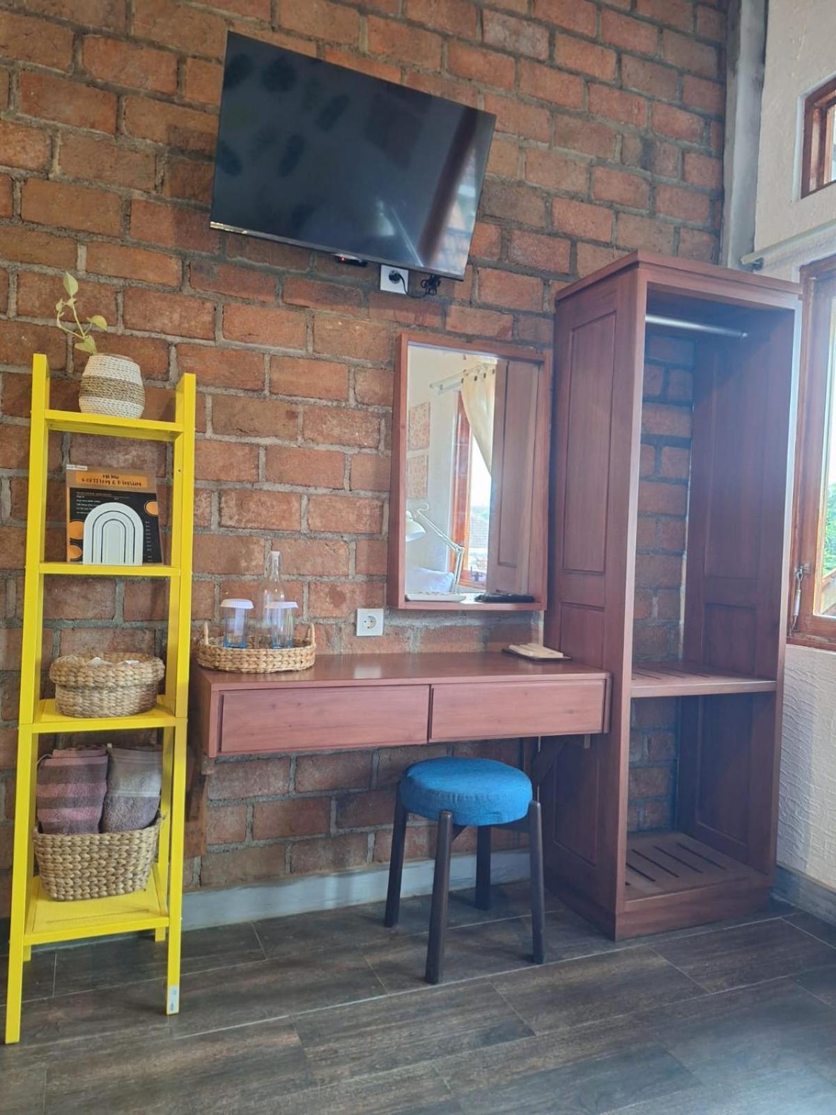 Inn House Homestay Dadapan المظهر الخارجي الصورة